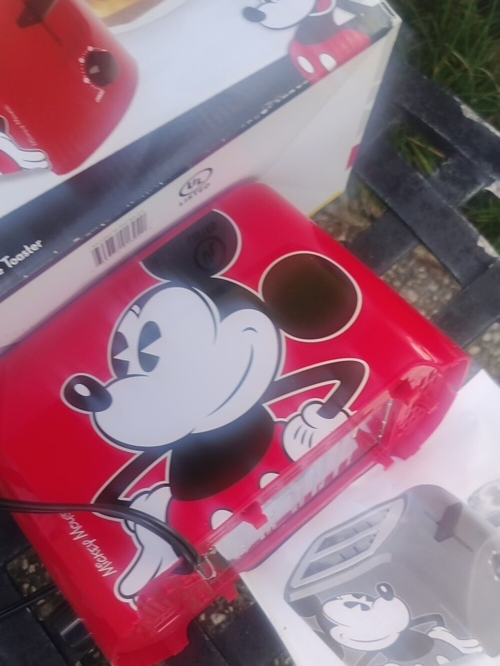 Mickey Mouse Red 2-Slice Toaster - Picture 3 of 6
